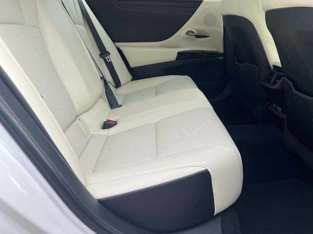 used 2022 Lexus ES 250 car, priced at $33,400
