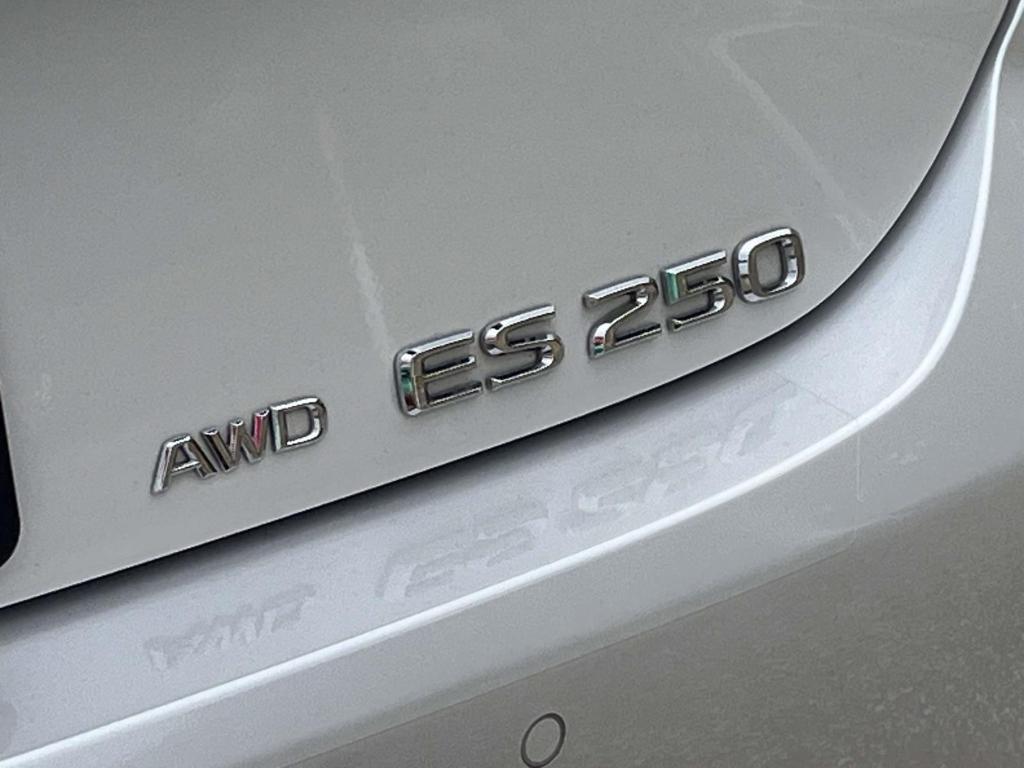 used 2022 Lexus ES 250 car, priced at $33,400