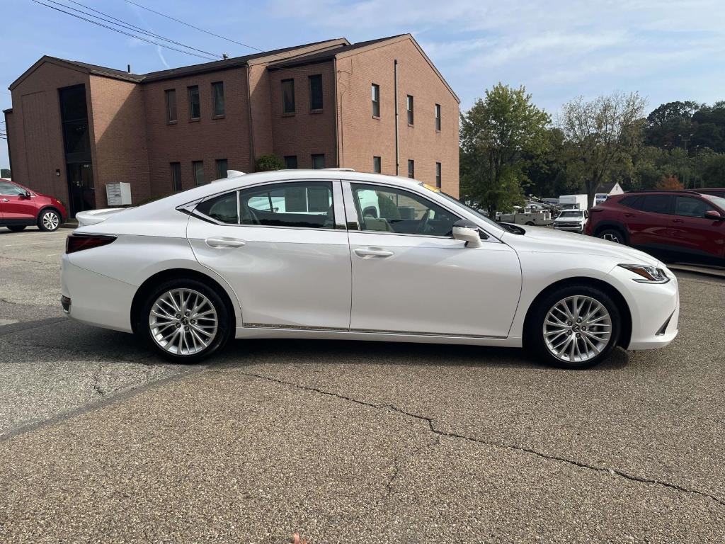 used 2022 Lexus ES 250 car, priced at $33,400