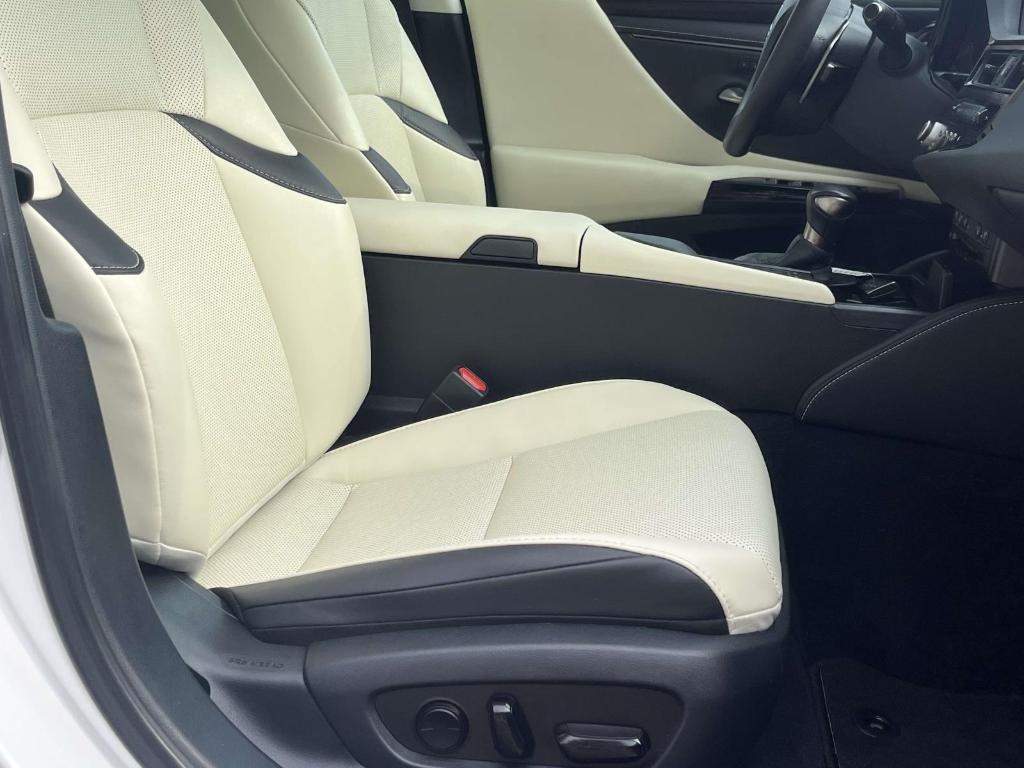 used 2022 Lexus ES 250 car, priced at $33,400