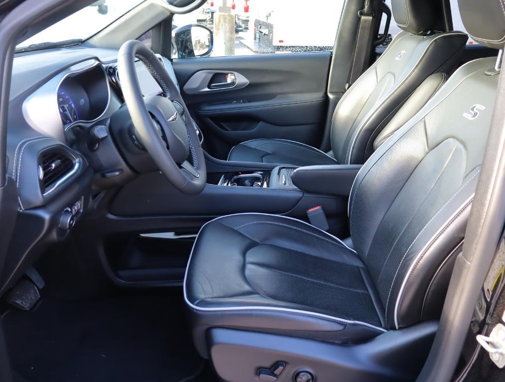 used 2023 Chrysler Pacifica car, priced at $45,900