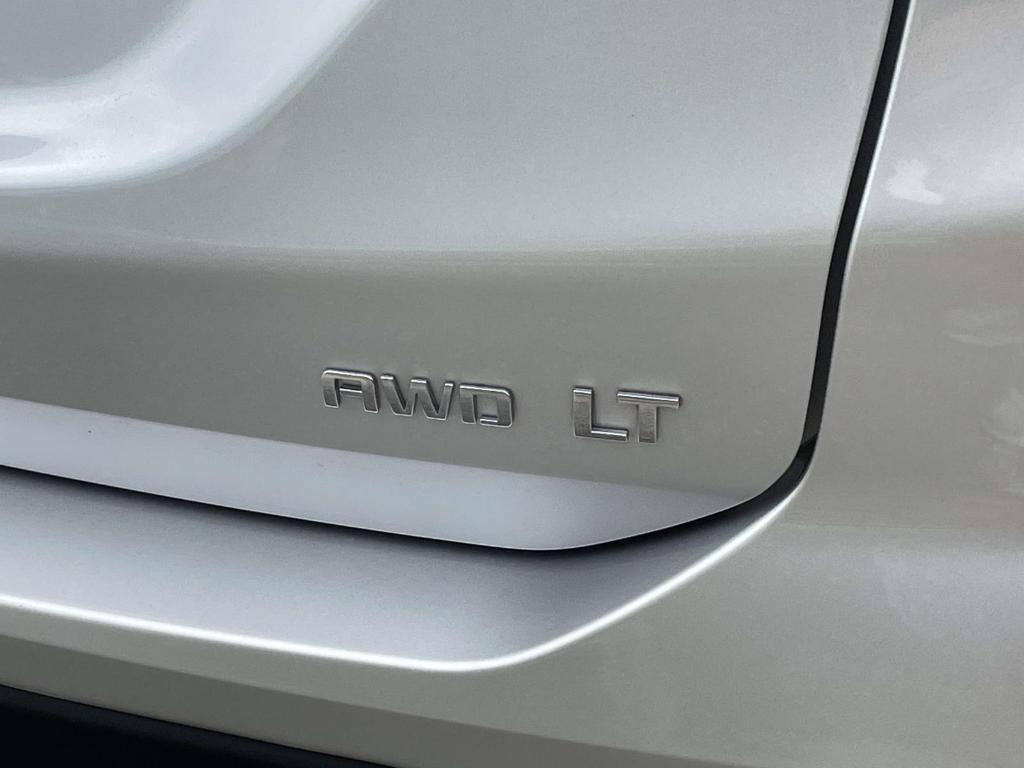 used 2022 Chevrolet Equinox car, priced at $23,800