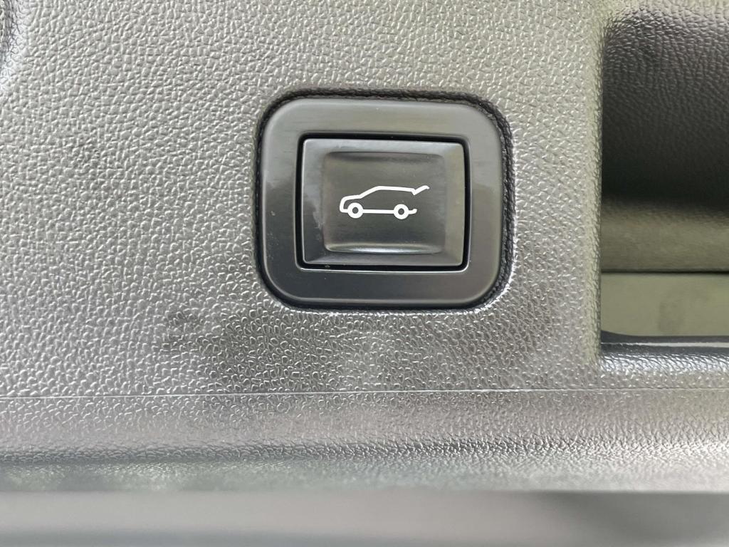 used 2022 Chevrolet Equinox car, priced at $23,800