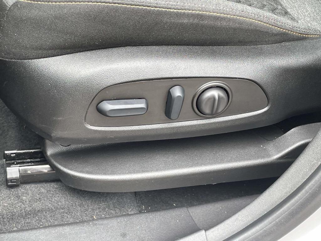 used 2022 Chevrolet Equinox car, priced at $23,800