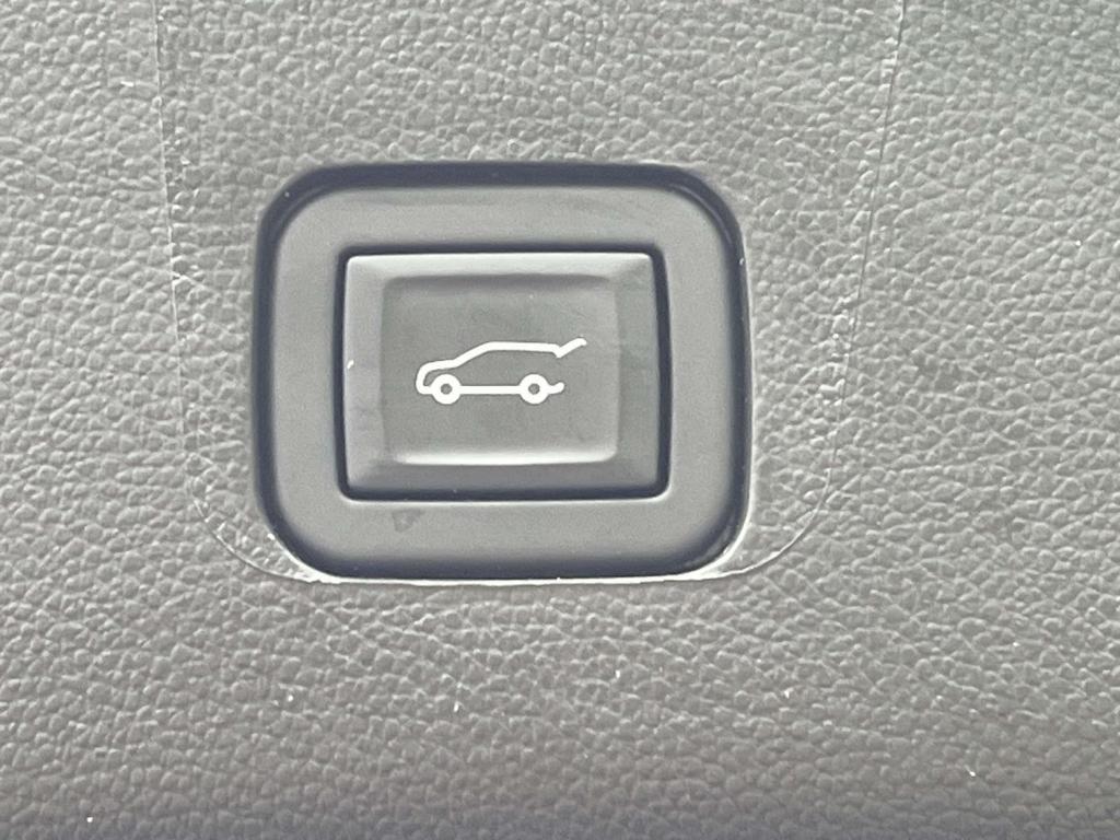 used 2024 Chevrolet Traverse Limited car, priced at $39,500