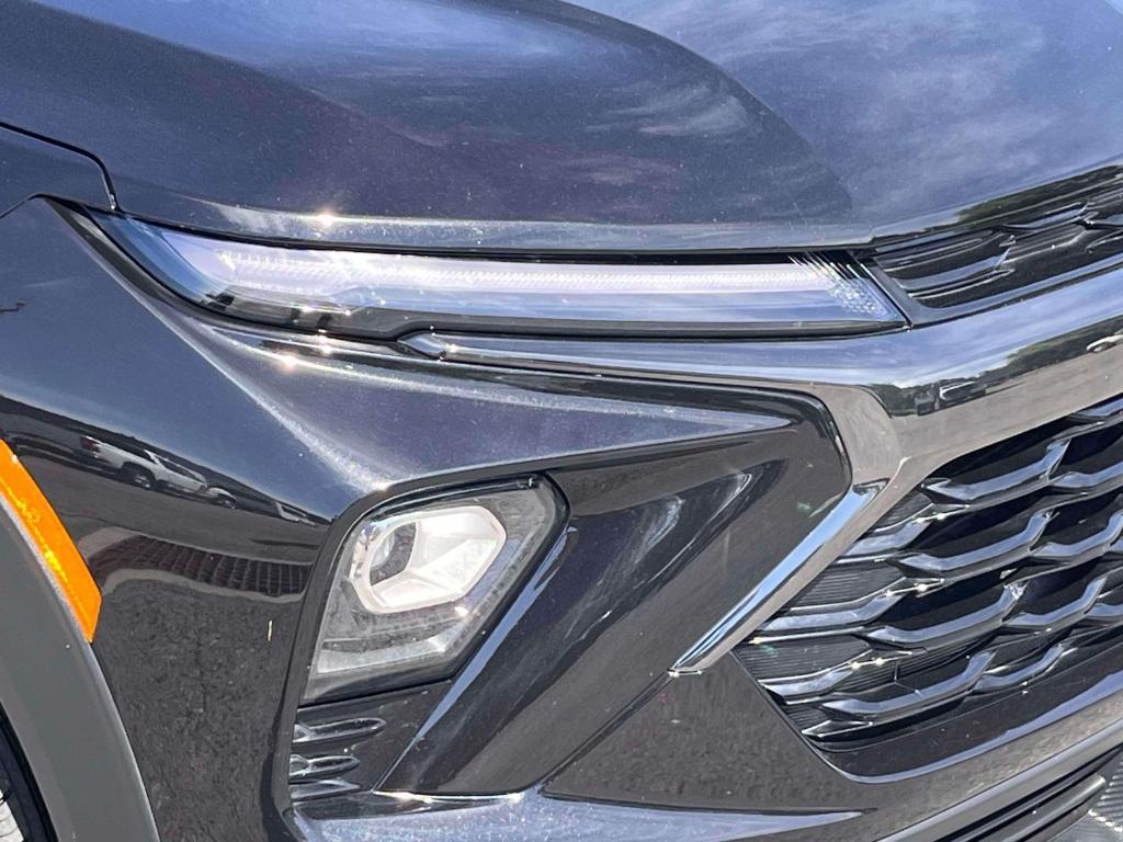 used 2025 Chevrolet TrailBlazer car, priced at $33,990