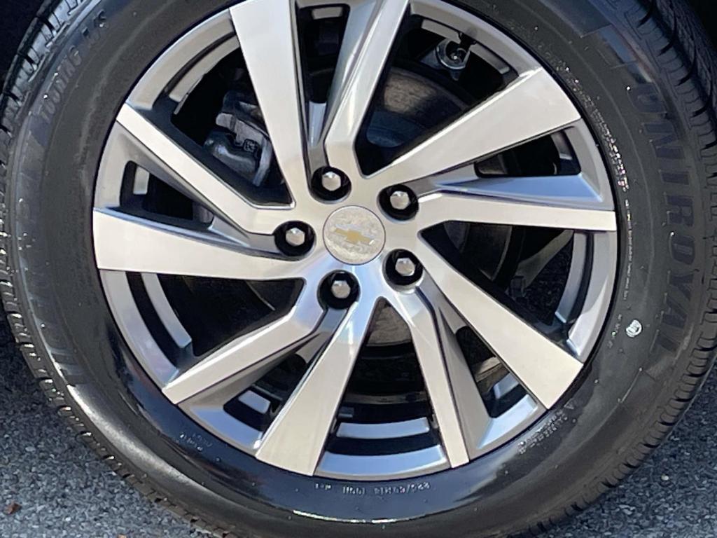 used 2022 Chevrolet Equinox car, priced at $22,990