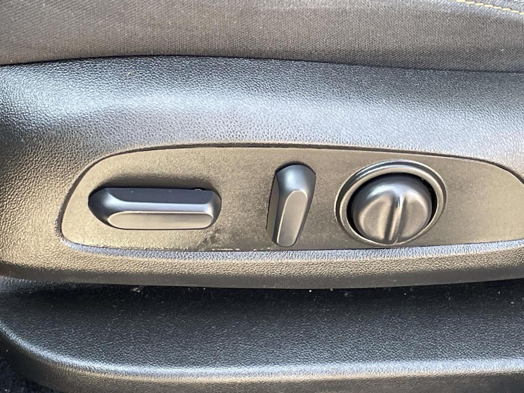 used 2022 Chevrolet Equinox car, priced at $22,990