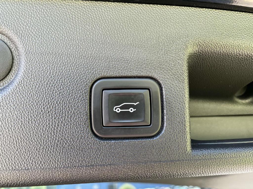 used 2022 Chevrolet Equinox car, priced at $22,990