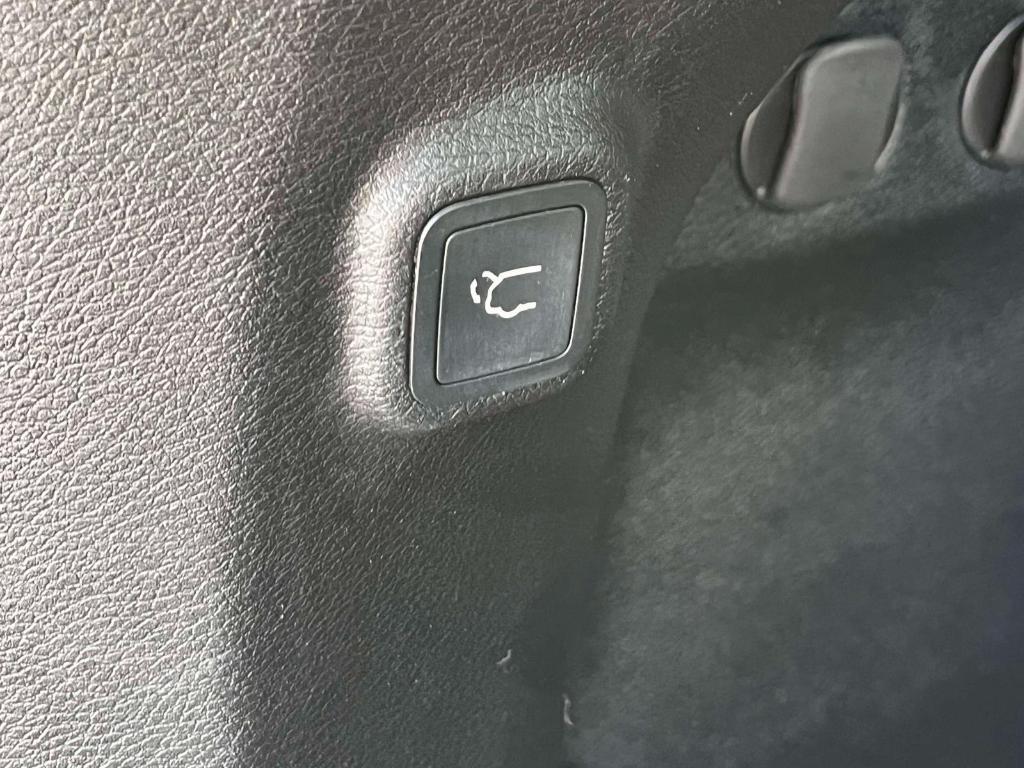 used 2022 Jeep Cherokee car, priced at $29,990