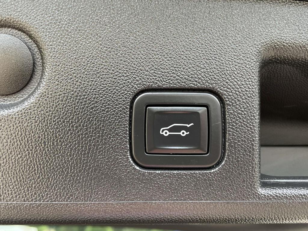 used 2022 Chevrolet Equinox car, priced at $23,900