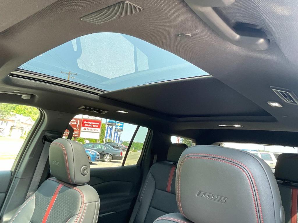 used 2024 Chevrolet Traverse car, priced at $59,990