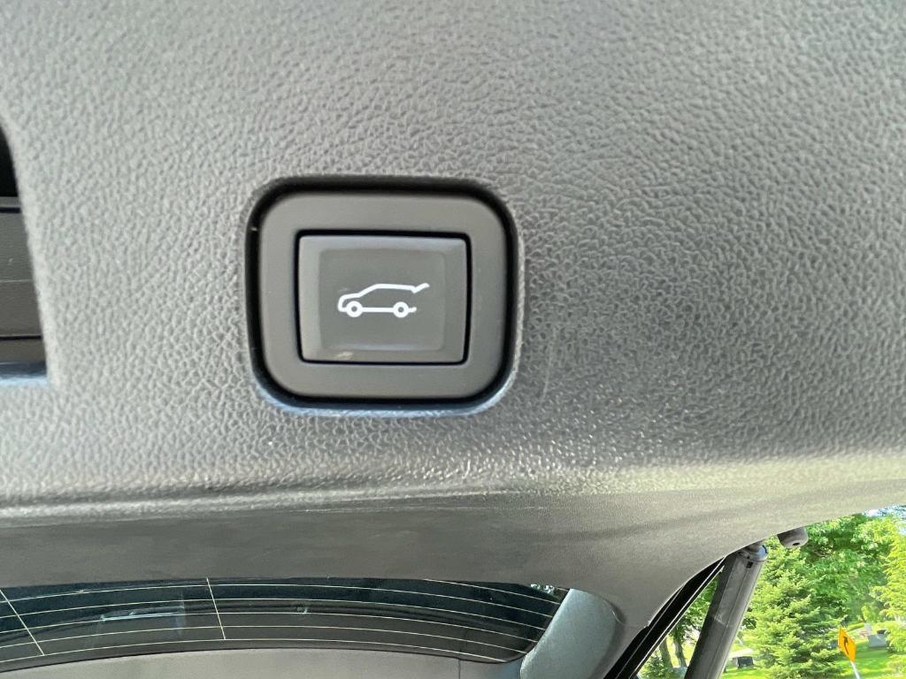used 2024 Chevrolet Traverse car, priced at $59,990