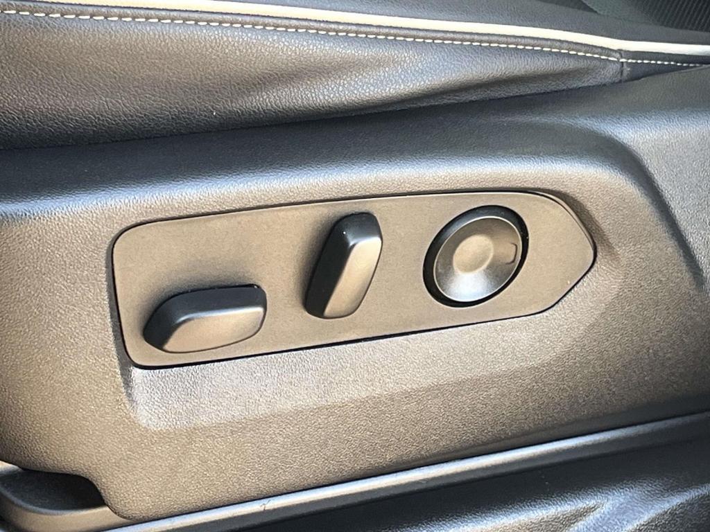 used 2023 GMC Yukon car, priced at $61,900