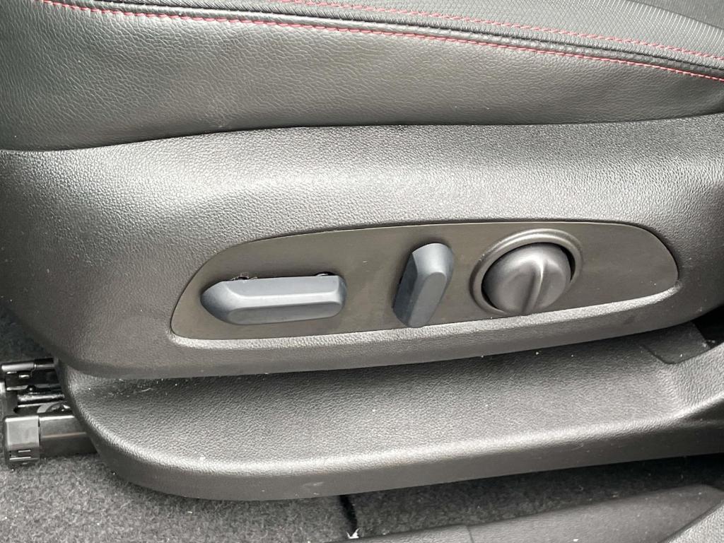 used 2022 Chevrolet Equinox car, priced at $23,900
