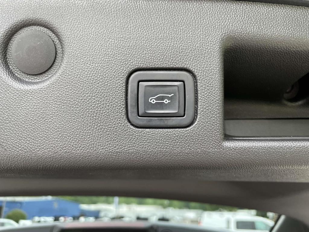 used 2022 Chevrolet Equinox car, priced at $23,900