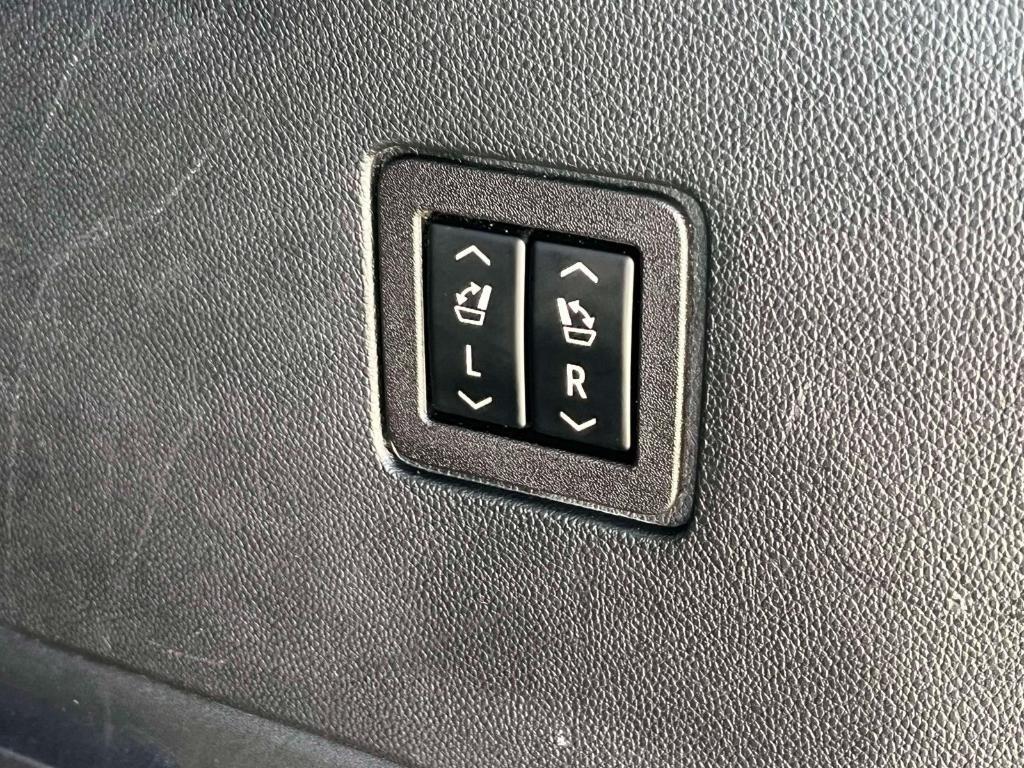 used 2020 Chevrolet Traverse car, priced at $32,990