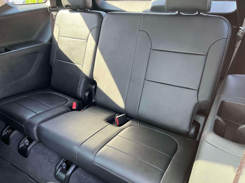 used 2020 Chevrolet Traverse car, priced at $32,990