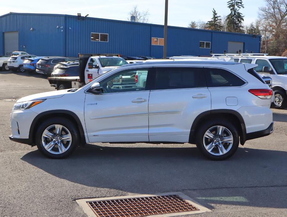 used 2018 Toyota Highlander Hybrid car, priced at $33,990