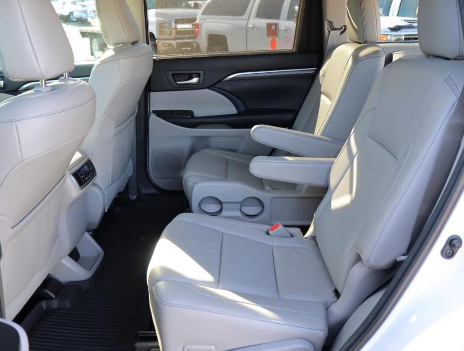 used 2018 Toyota Highlander Hybrid car, priced at $33,990