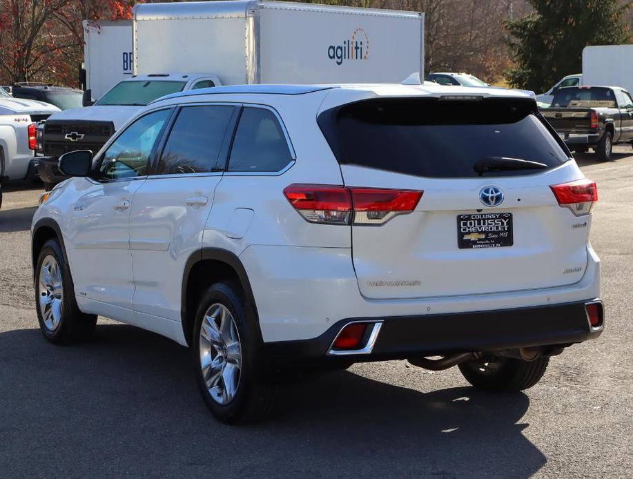 used 2018 Toyota Highlander Hybrid car, priced at $33,990