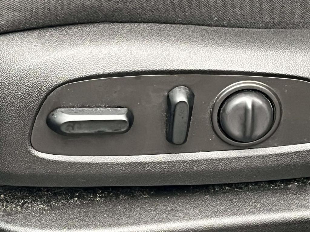 used 2022 Chevrolet Equinox car, priced at $21,700