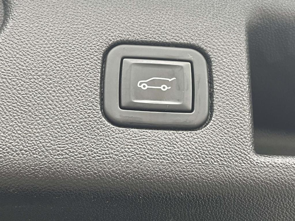 used 2022 Chevrolet Equinox car, priced at $21,700