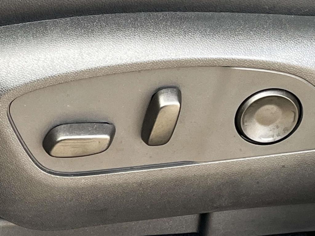 used 2024 Chevrolet Traverse car, priced at $52,900