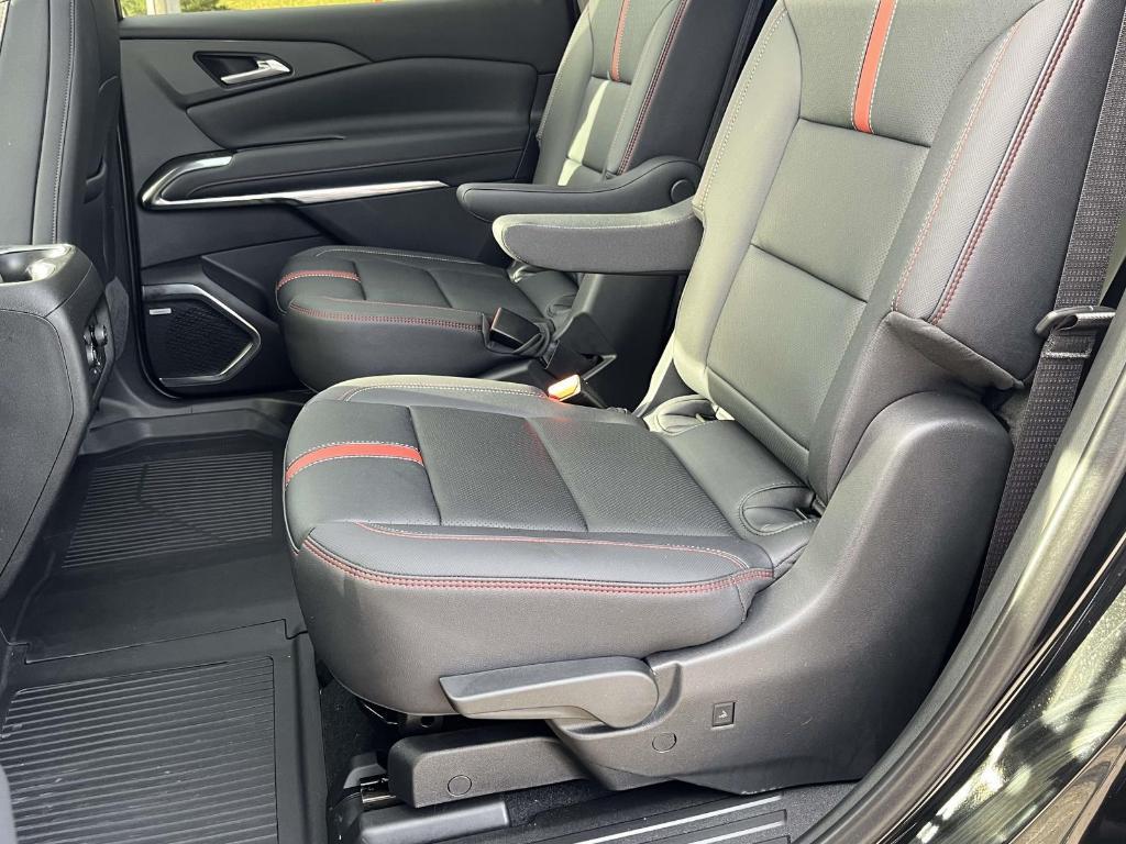 used 2024 Chevrolet Traverse car, priced at $52,900