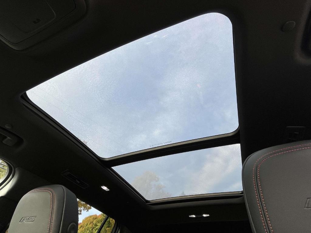 used 2024 Chevrolet Traverse car, priced at $52,900