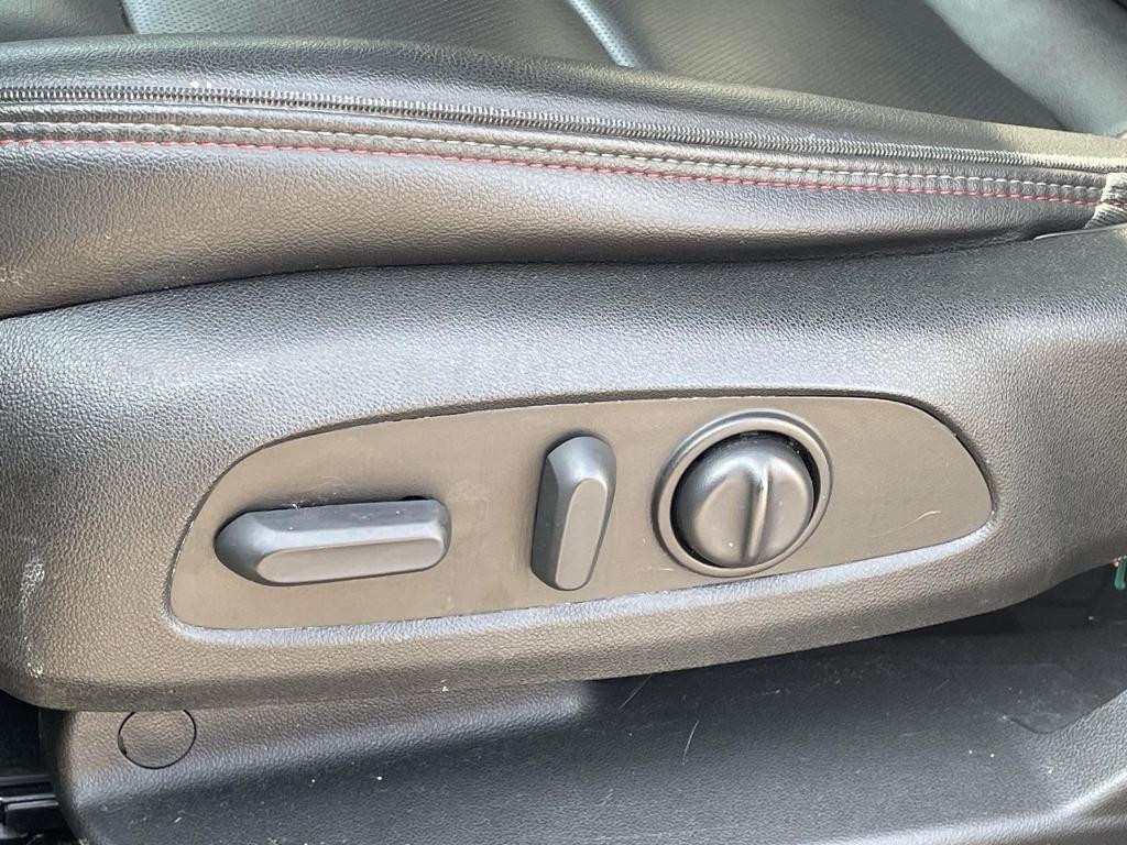 used 2022 Chevrolet Traverse car, priced at $34,900