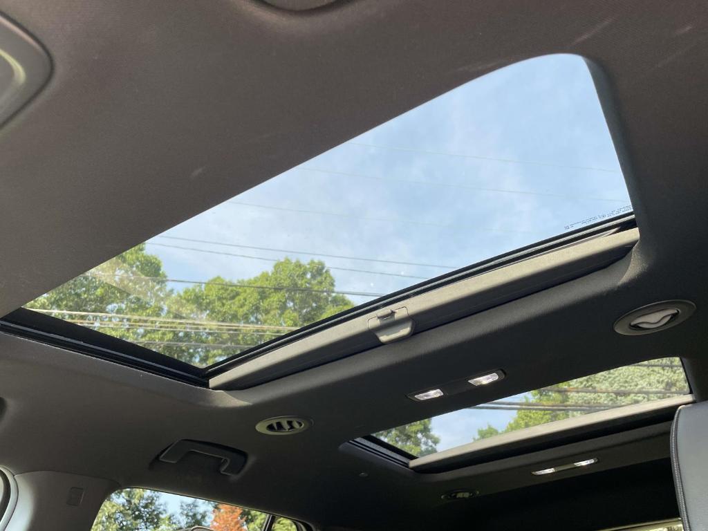 used 2022 Chevrolet Traverse car, priced at $34,900