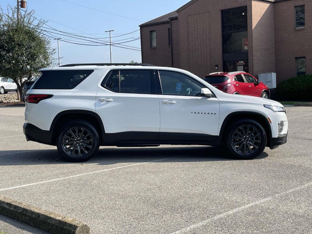 used 2022 Chevrolet Traverse car, priced at $34,900