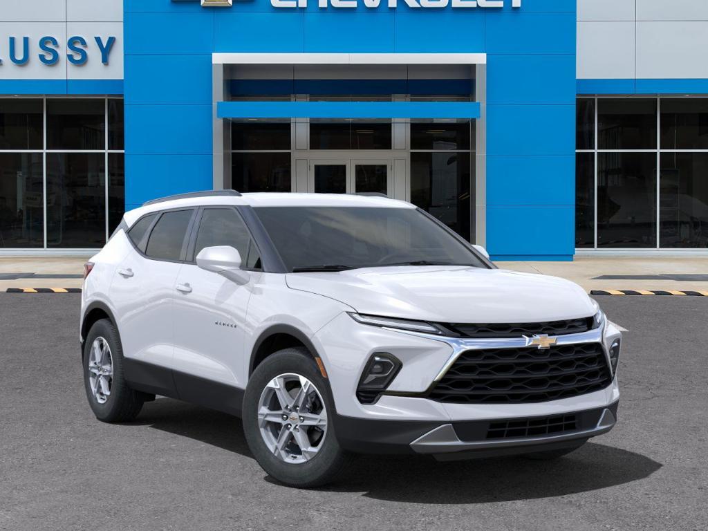 new 2025 Chevrolet Blazer car, priced at $42,060