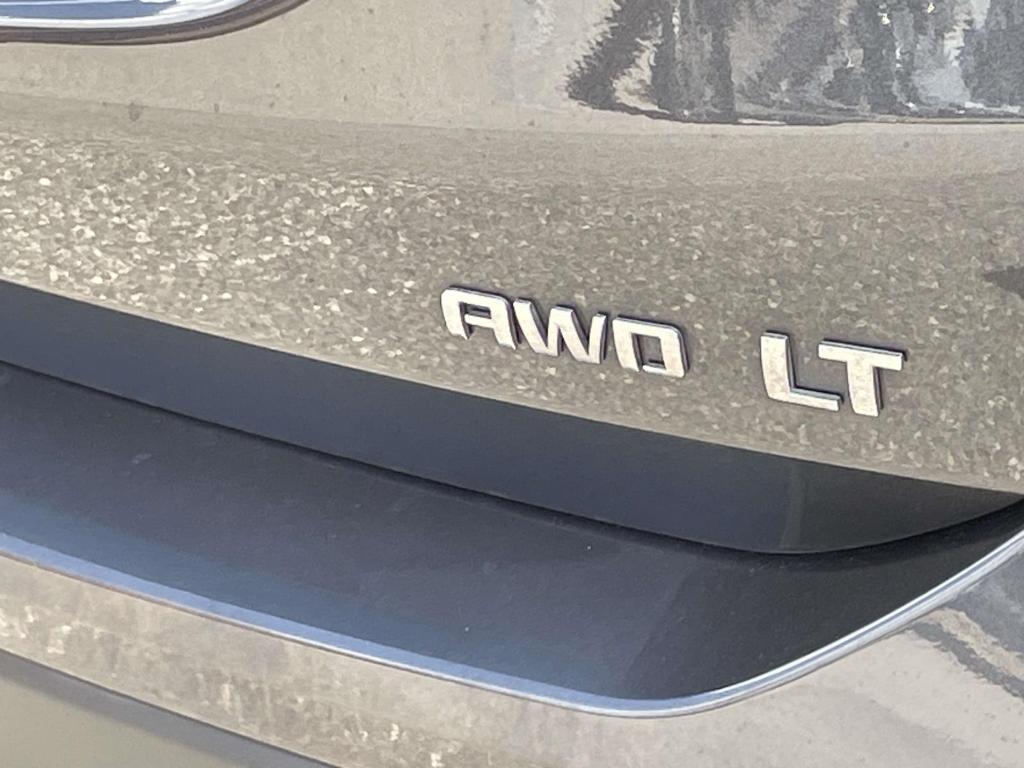 used 2023 Chevrolet Equinox car, priced at $25,900