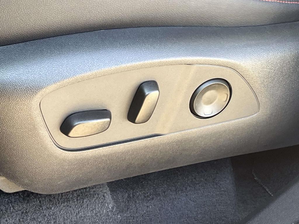 used 2024 Chevrolet Traverse car, priced at $55,400