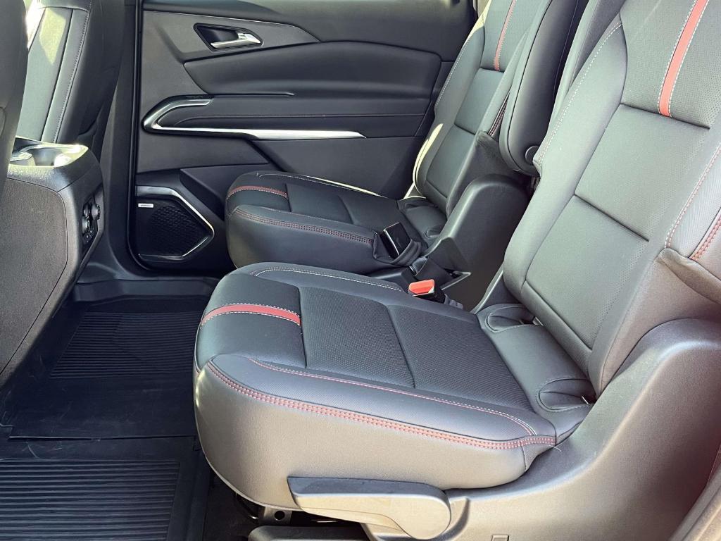 used 2024 Chevrolet Traverse car, priced at $55,400