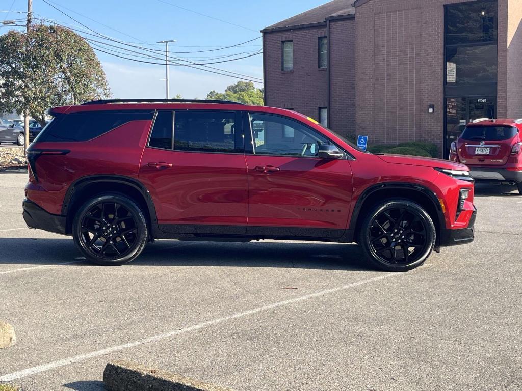 used 2024 Chevrolet Traverse car, priced at $55,400