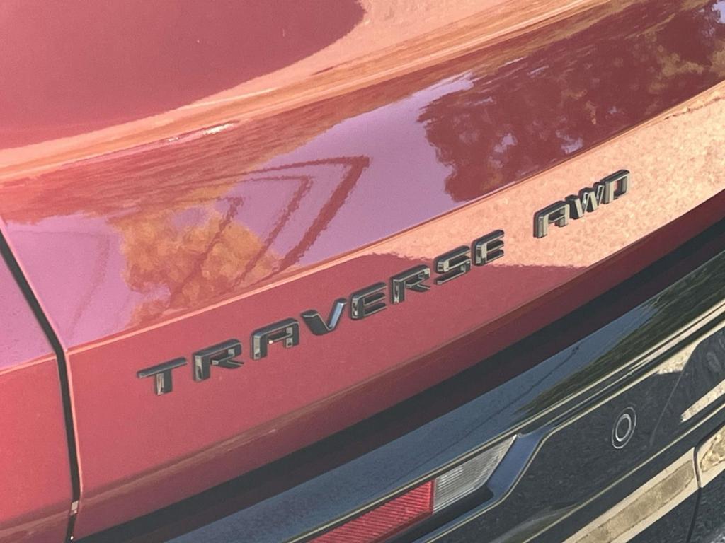 used 2024 Chevrolet Traverse car, priced at $55,400