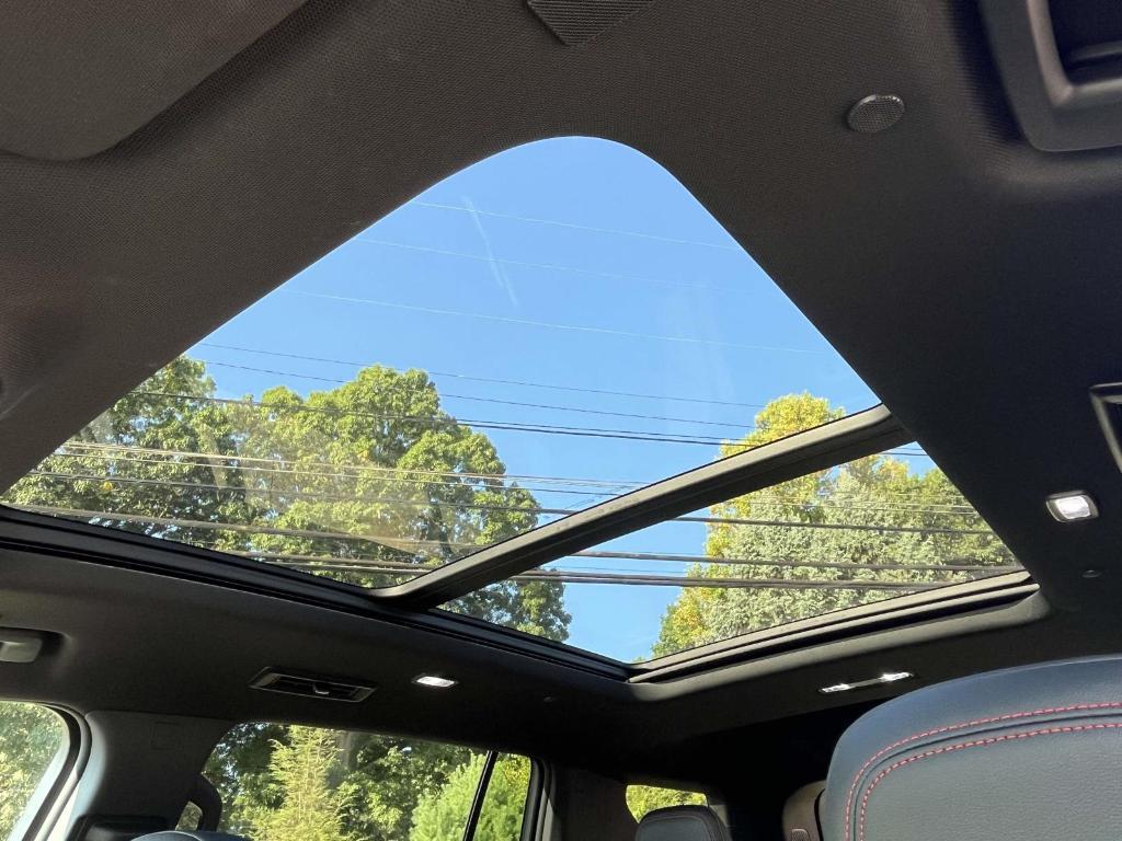 used 2024 Chevrolet Traverse car, priced at $55,400