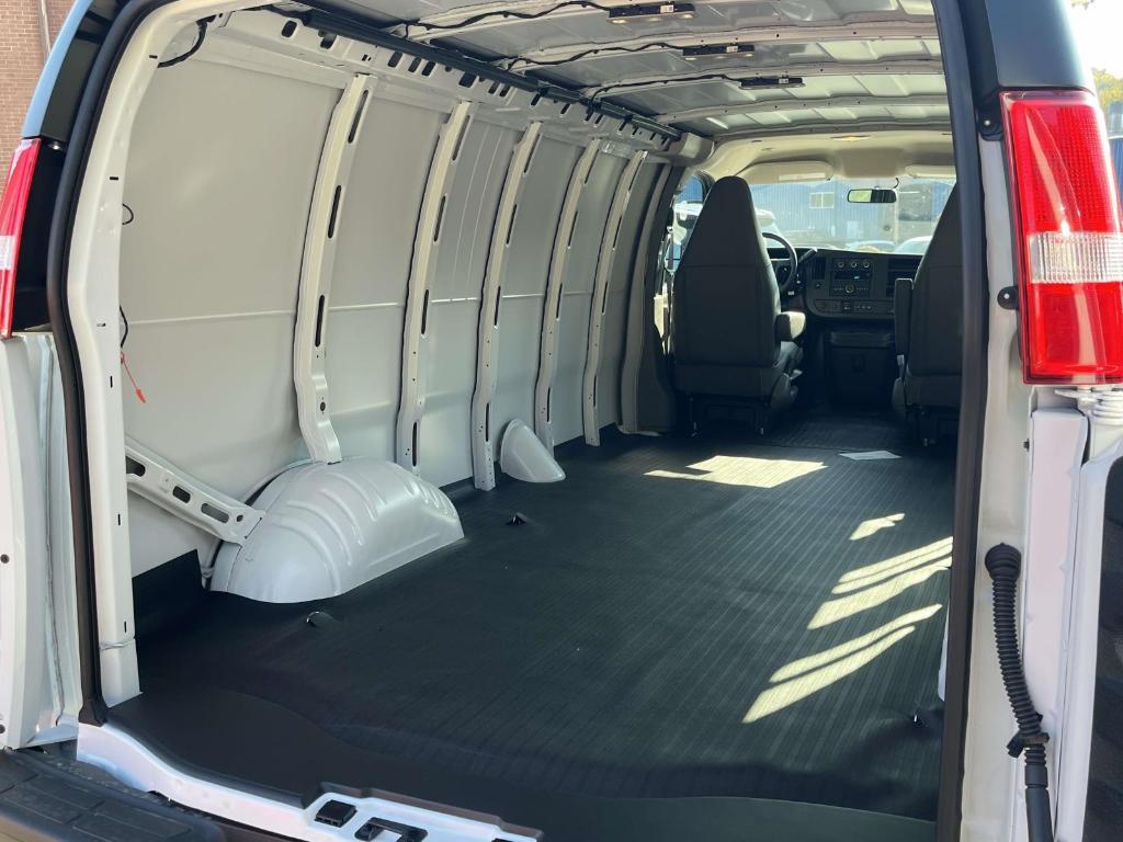 new 2025 Chevrolet Express 3500 car, priced at $55,373