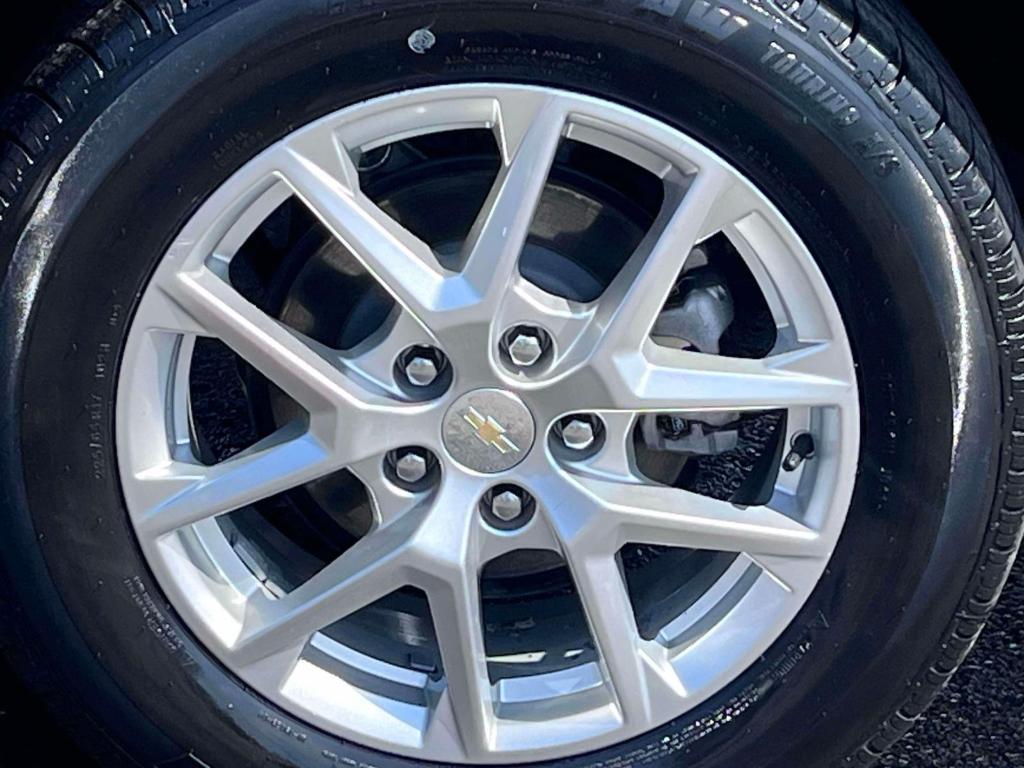 used 2022 Chevrolet Equinox car, priced at $27,990