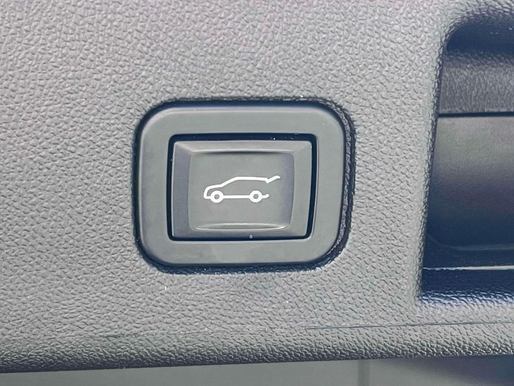 used 2022 Chevrolet Equinox car, priced at $27,990