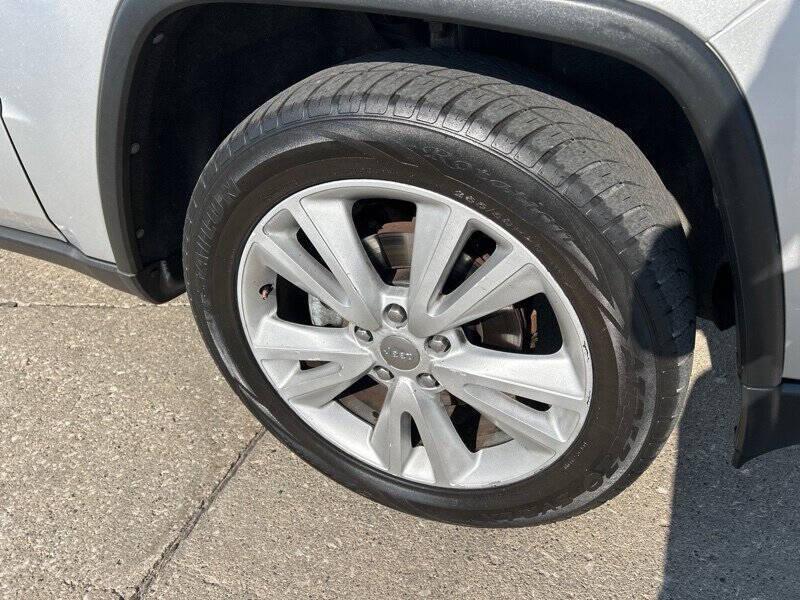used 2011 Jeep Grand Cherokee car, priced at $12,900