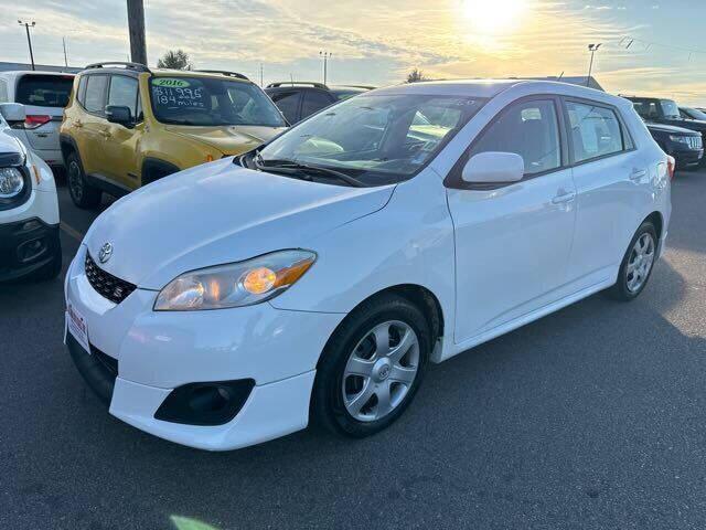 used 2009 Toyota Matrix car, priced at $7,500