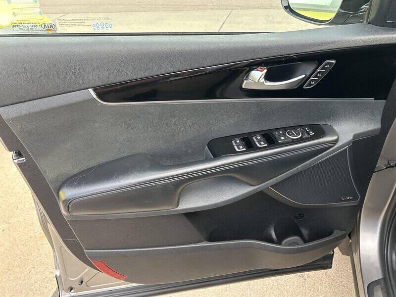 used 2018 Kia Sorento car, priced at $13,900