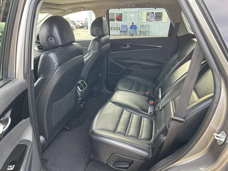used 2018 Kia Sorento car, priced at $13,900