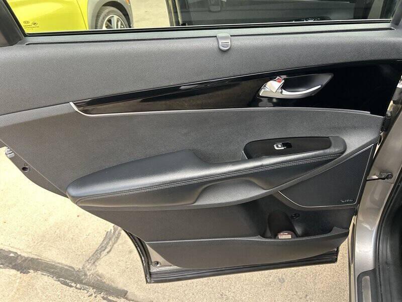 used 2018 Kia Sorento car, priced at $13,900