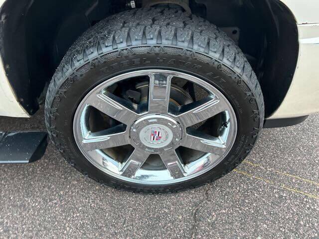 used 2008 Cadillac Escalade EXT car, priced at $11,500