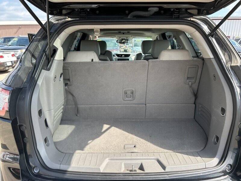 used 2016 Chevrolet Traverse car, priced at $11,995